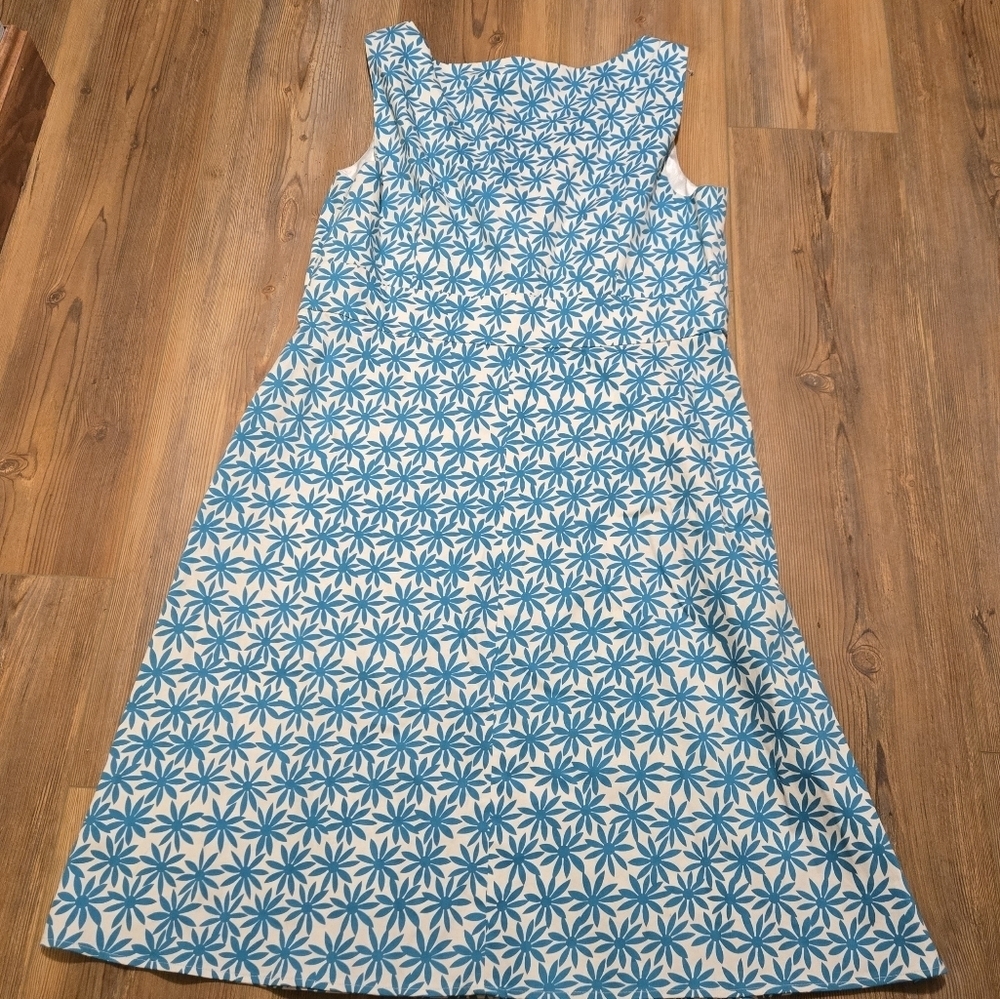 Spense Blue and White Sleeveless V-Neck Sheath Dress - Picture 6 of 7